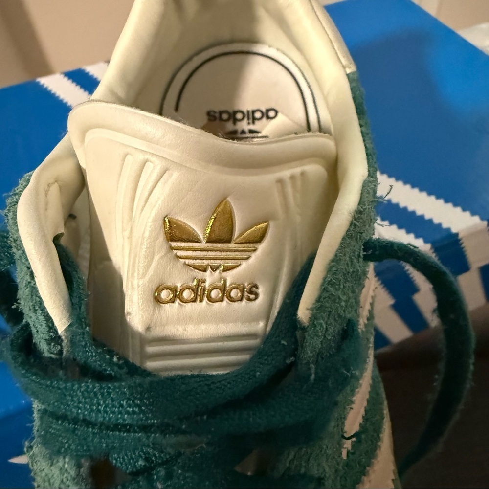 Adidas kids green and white Gazelle Sneaker size 1 - Picture 8 of 10